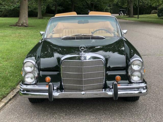 Mercedes-Benz 200-Series 1968 image number 41