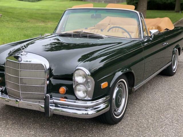 Mercedes-Benz 200-Series 1968 image number 45