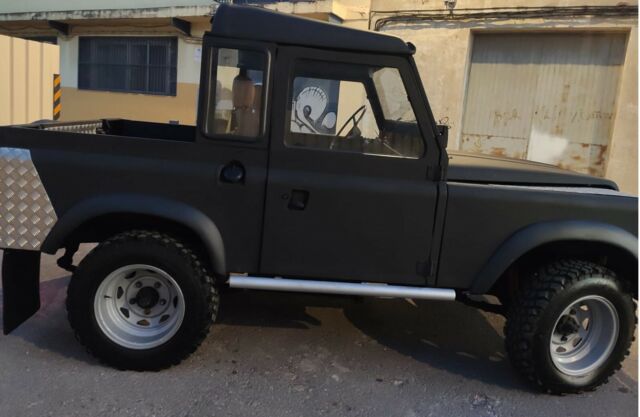 Land Rover Defender 1973 image number 20