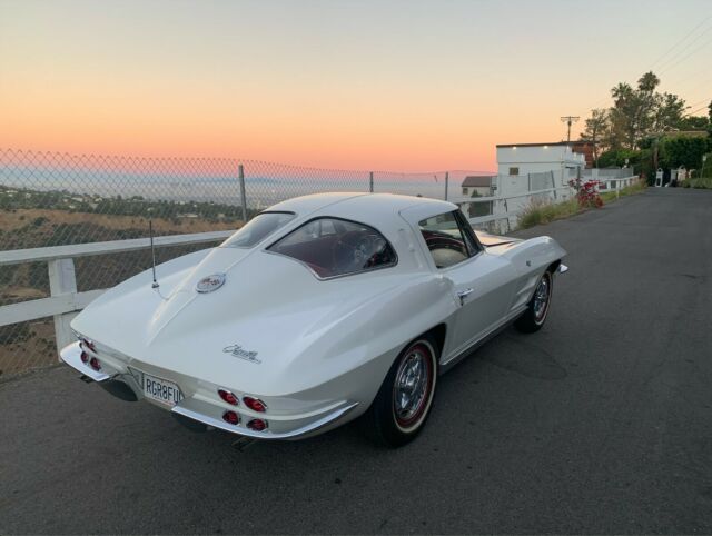 Chevrolet Corvette 1963 image number 18