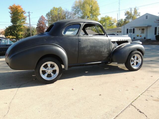 Chevrolet Special Deluxe 1940 image number 2