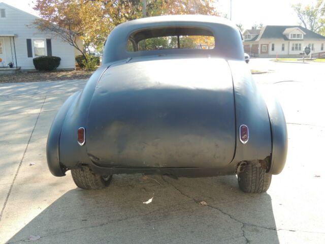 Chevrolet Special Deluxe 1940 image number 22