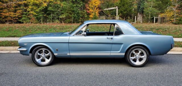 Ford Mustang 1965 image number 0