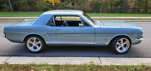 Ford Mustang 1965 image number 19