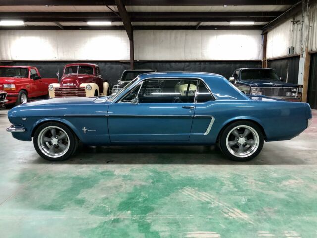 Ford Mustang 1965 image number 1