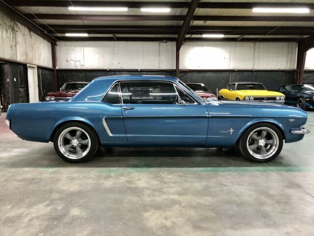 Ford Mustang 1965 image number 29