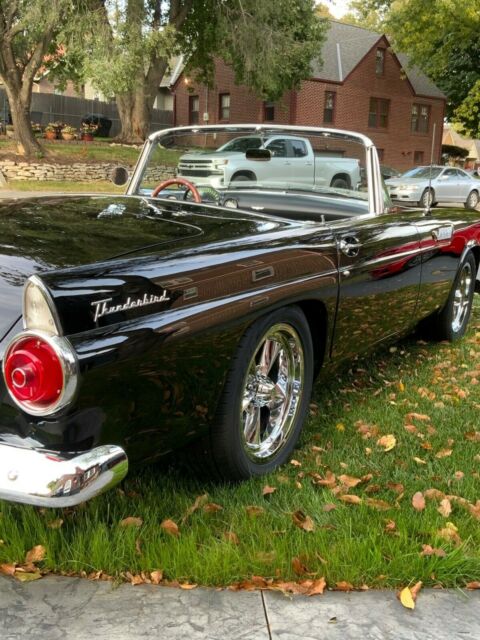 Ford Thunderbird 1955 image number 4