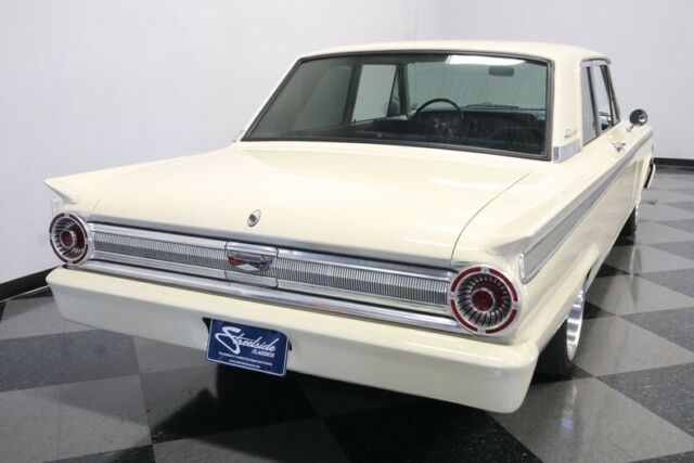 Ford Fairlane 1963 image number 12