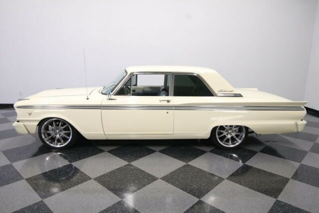 Ford Fairlane 1963 image number 2