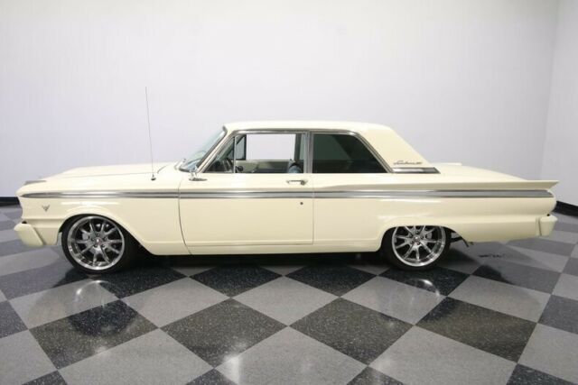 Ford Fairlane 1963 image number 31