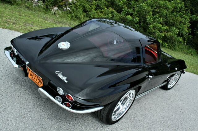 Chevrolet Corvette 1962 image number 10