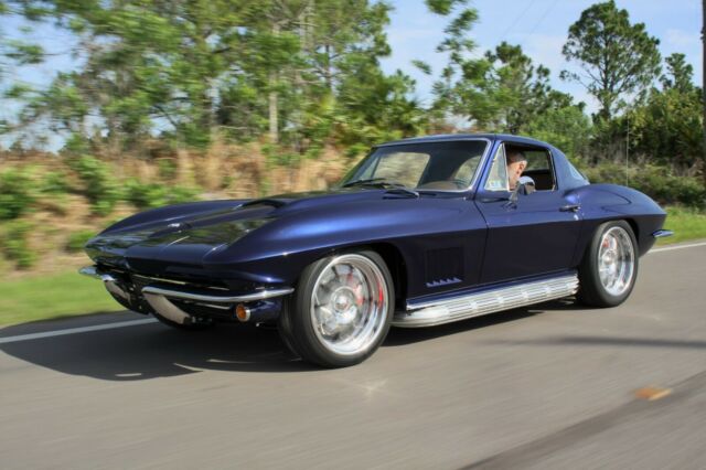 Chevrolet Corvette 1962 image number 17