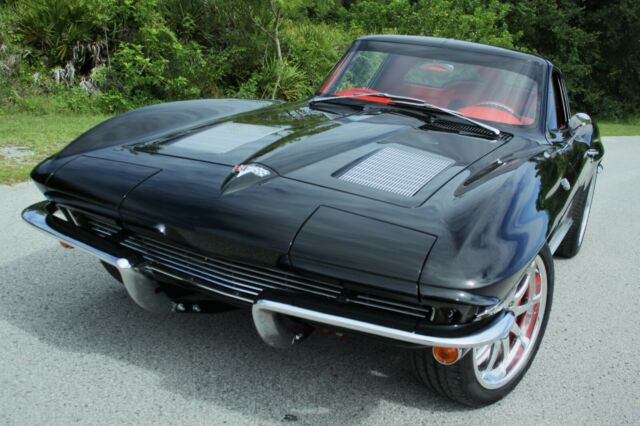 Chevrolet Corvette 1962 image number 28