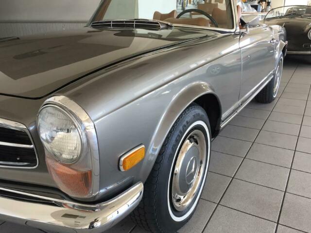 Mercedes-Benz SL-Class 1971 image number 20