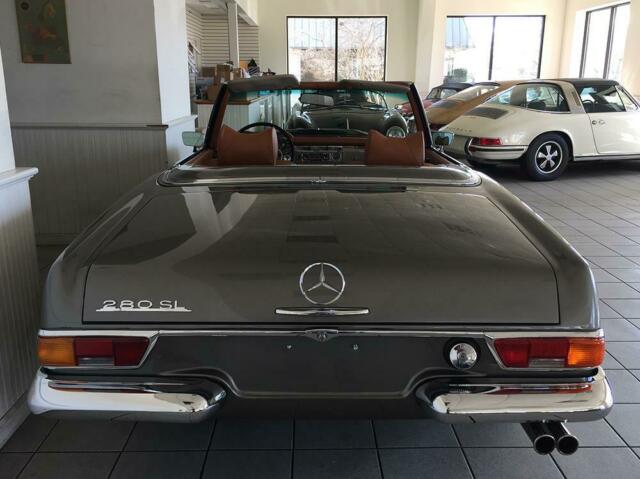 Mercedes-Benz SL-Class 1971 image number 29