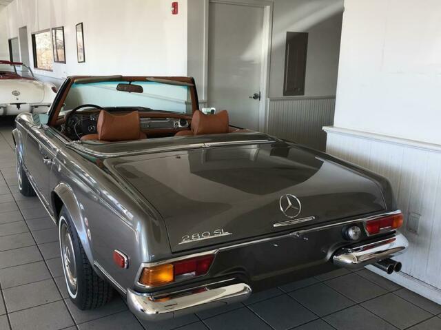 Mercedes-Benz SL-Class 1971 image number 32