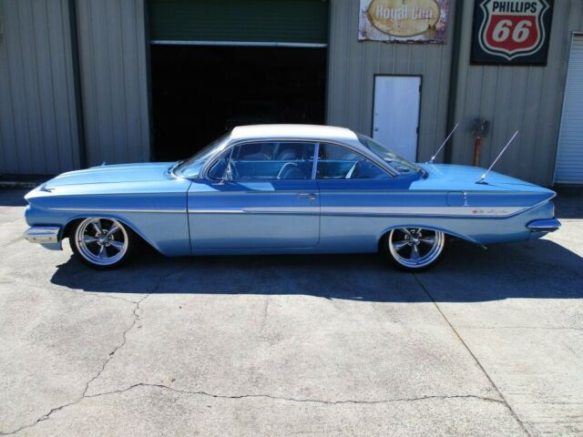 Chevrolet Impala Bubbletop 1961 image number 0