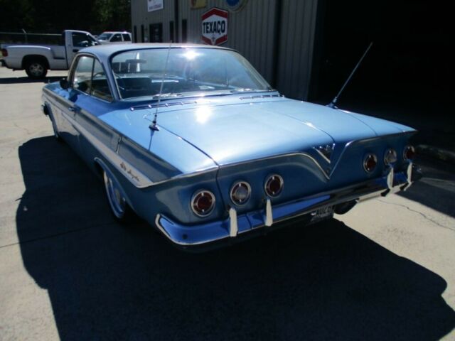 Chevrolet Impala Bubbletop 1961 image number 2