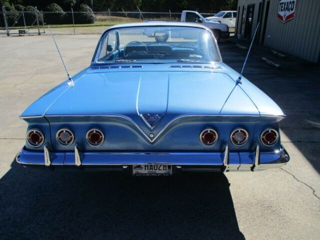 Chevrolet Impala Bubbletop 1961 image number 27