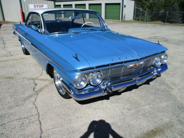 Chevrolet Impala Bubbletop 1961 image number 30