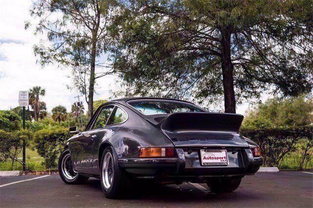 Porsche 911 1976 image number 2