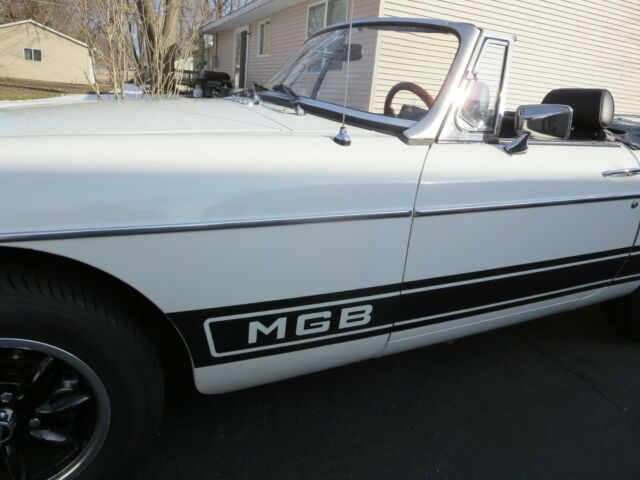 MG MGB 1977 image number 20