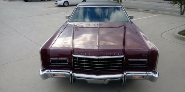 Lincoln Continental 1973 image number 2