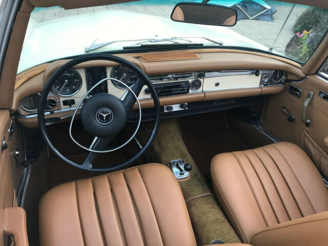 Mercedes-Benz SL-Class 1971 image number 10