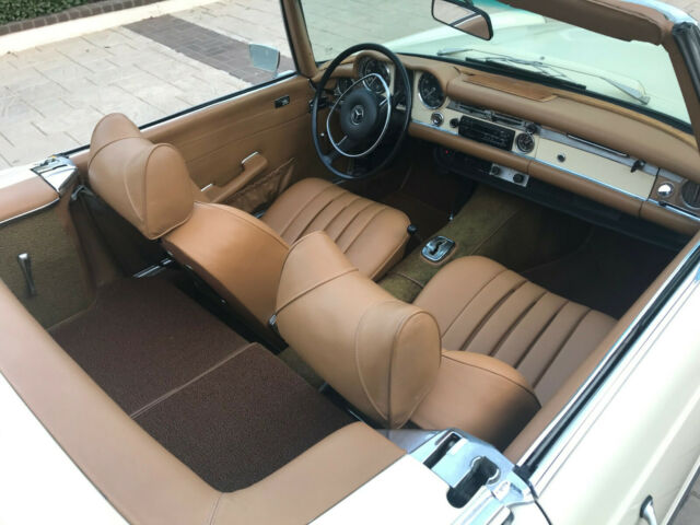 Mercedes-Benz SL-Class 1971 image number 30