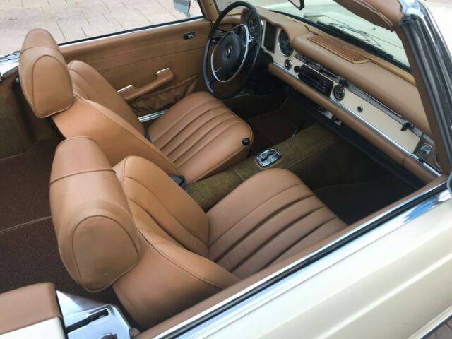 Mercedes-Benz SL-Class 1971 image number 31