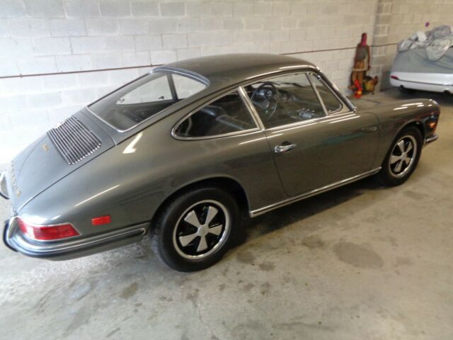 Porsche 911 1968 image number 1