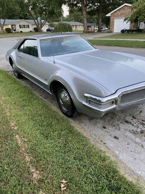 Oldsmobile Toronado 1968 image number 15