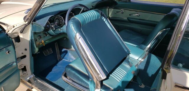 Ford Thunderbird 1963 image number 13