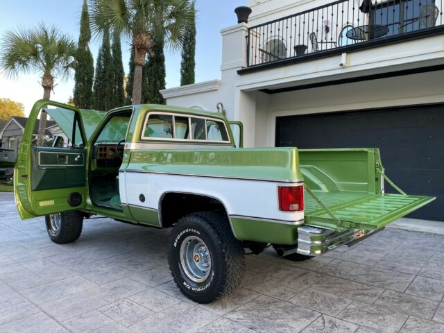 Chevrolet C/K Pickup 1500 1975 image number 11