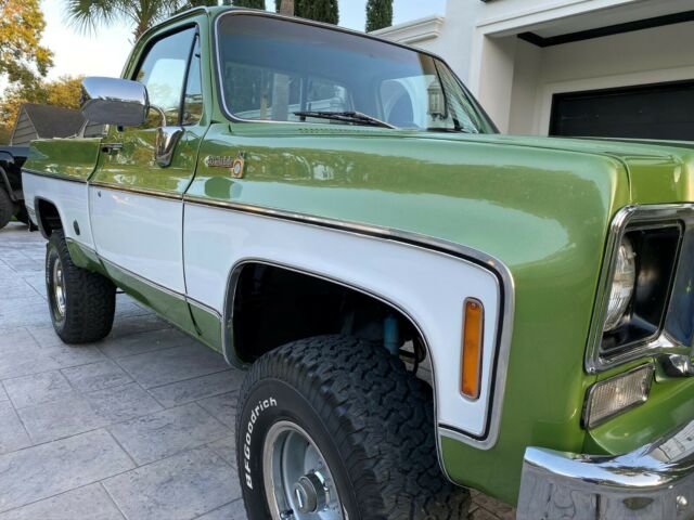 Chevrolet C/K Pickup 1500 1975 image number 25