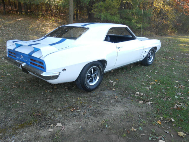 Pontiac Firebird 1969 image number 2