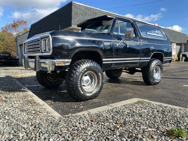 Plymouth Trail Duster 1978 image number 0