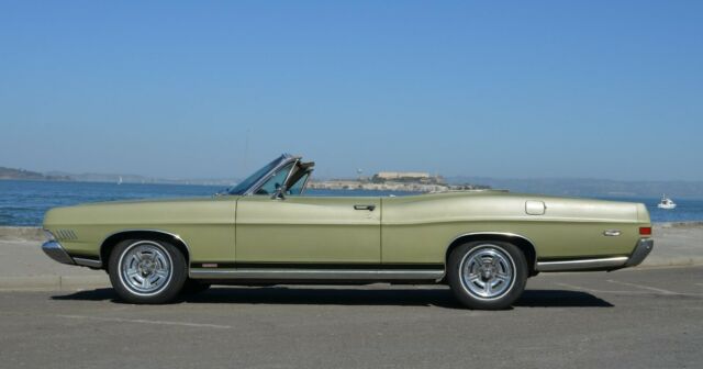 Ford Galaxie 1968 image number 2