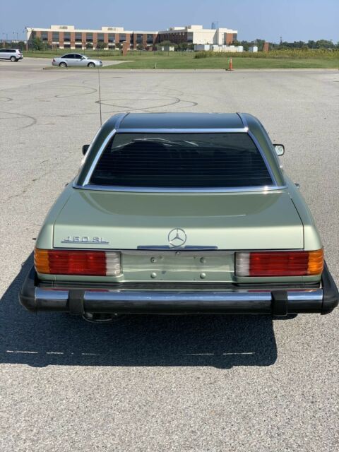 Mercedes-Benz 450SL 1974 image number 17