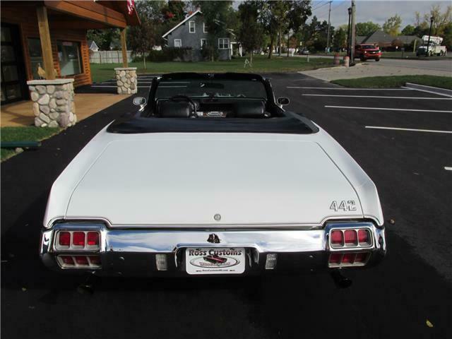 Oldsmobile 442 1972 image number 17