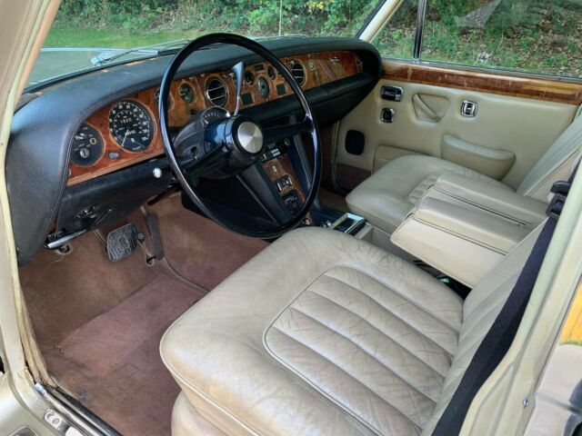 Rolls-Royce Silver Shadow 1973 image number 12