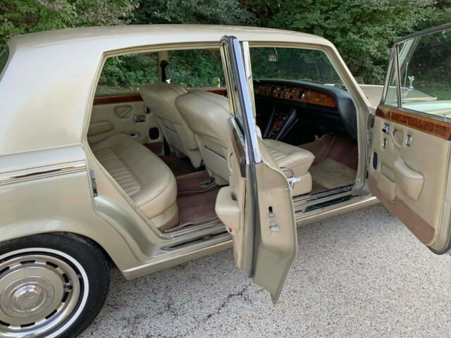 Rolls-Royce Silver Shadow 1973 image number 21