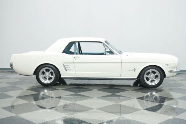 Ford Mustang 1966 image number 39