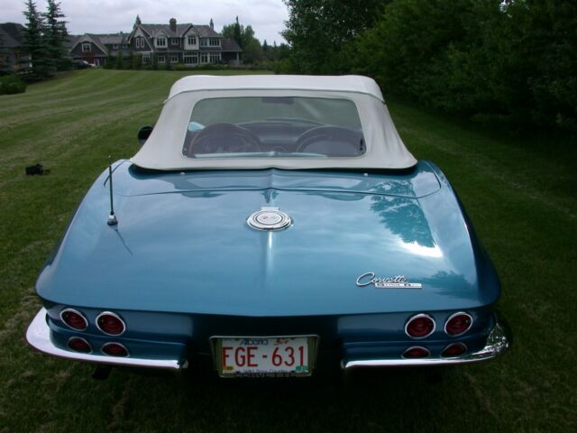 Chevrolet Corvette 1965 image number 28