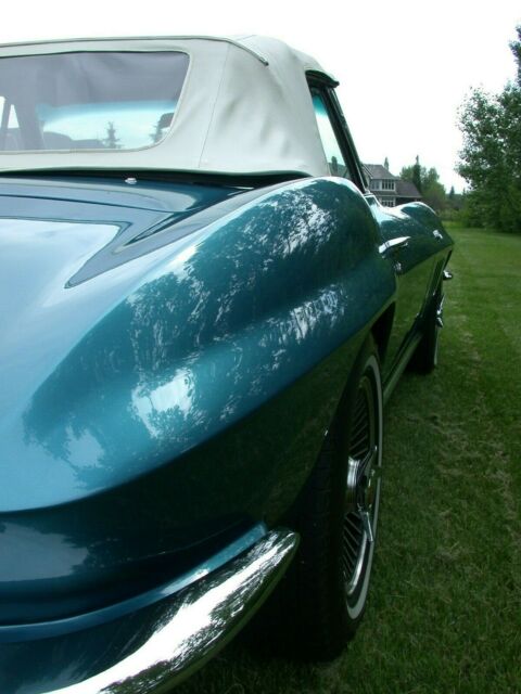 Chevrolet Corvette 1965 image number 3