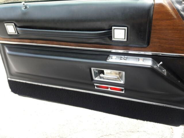 Cadillac DeVille 1974 image number 22