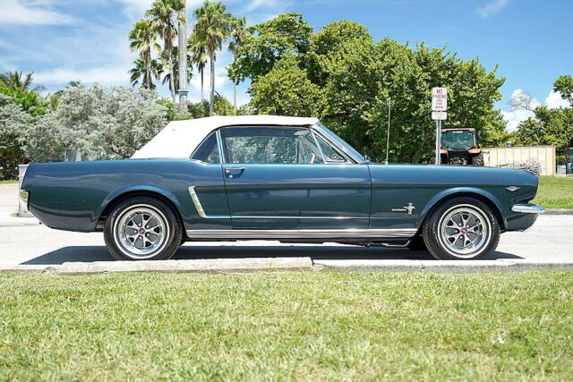 Ford Mustang 1965 image number 9