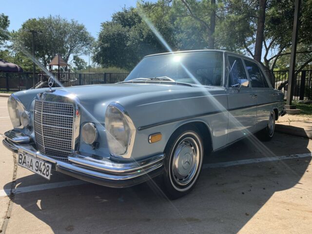 Mercedes-Benz 280 SE Automatic 1970 image number 1