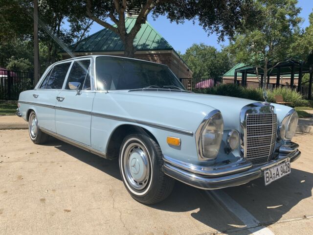 Mercedes-Benz 280 SE Automatic 1970 image number 2