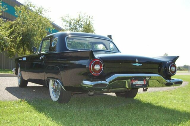 Ford Thunderbird Convertible 1957 image number 20